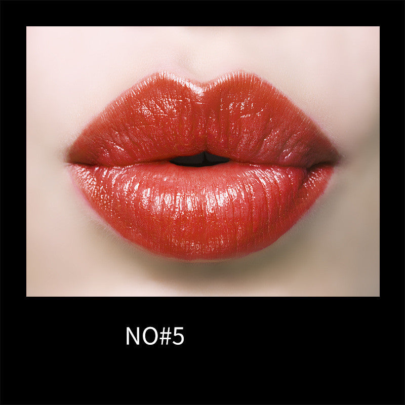 Moisturizing Charming Lipstick