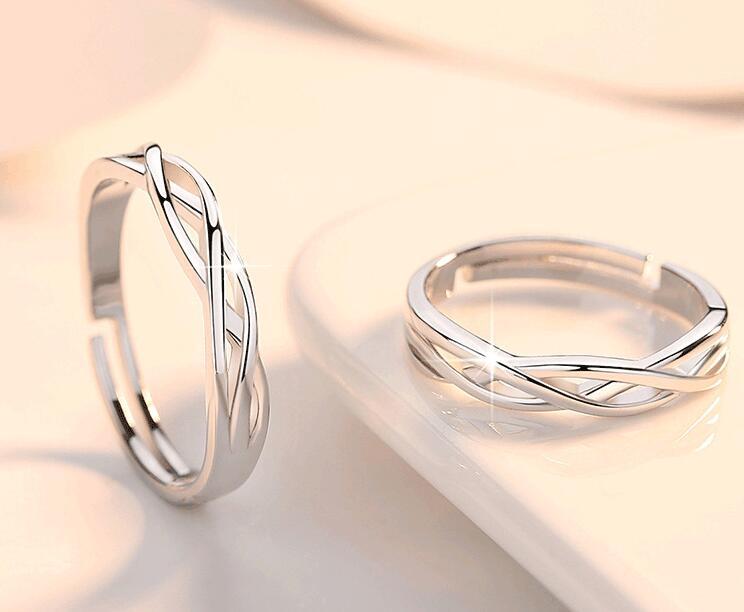 Simple Diamond-studded Couple Rings